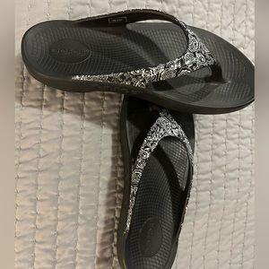 OOFOS Flip flop